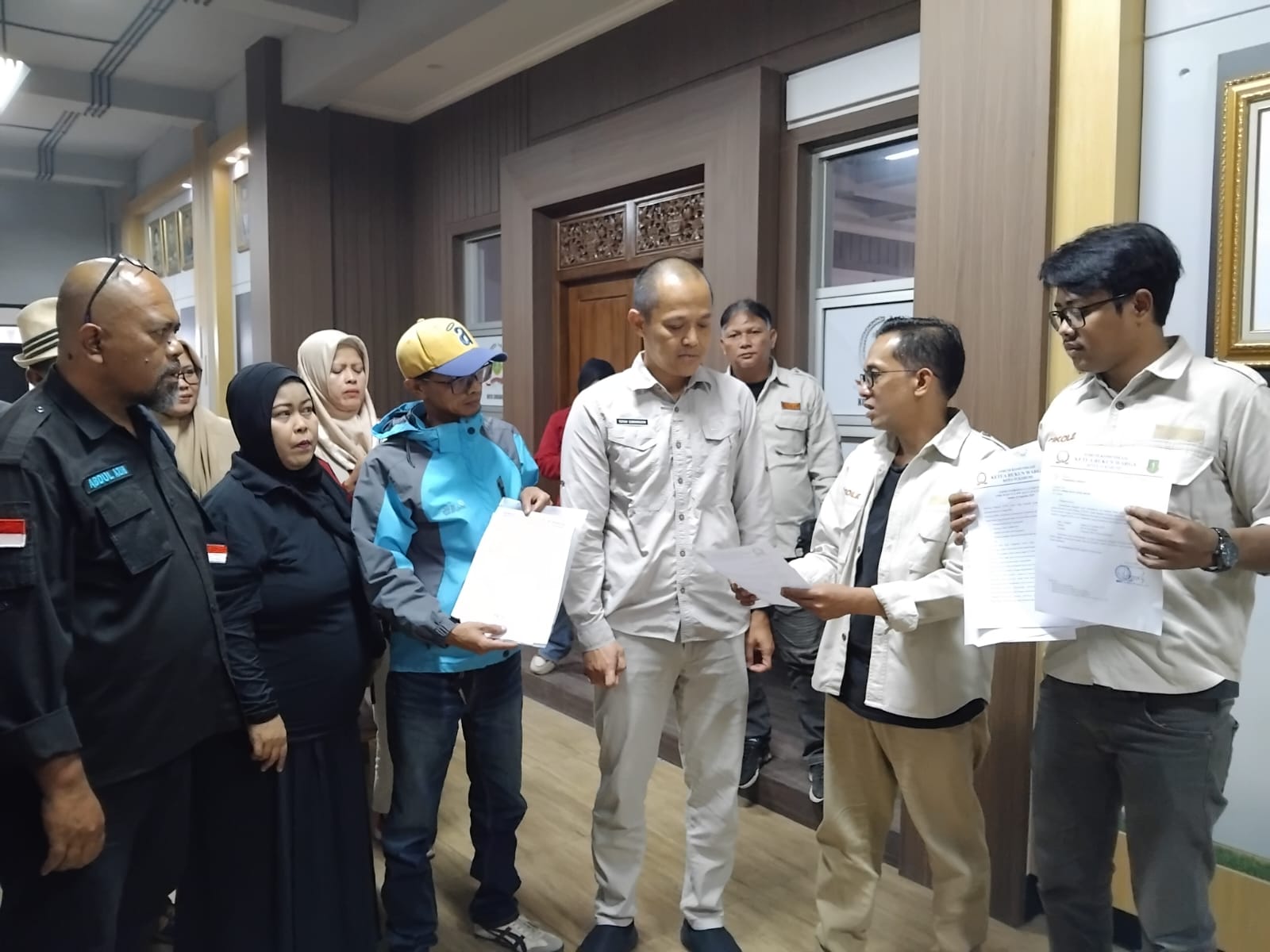 Ada Apa Ratusan Ketua RW se-Kota Sukabumi Geruduk Gedung DPRD? Ternyata Begini Alasannya